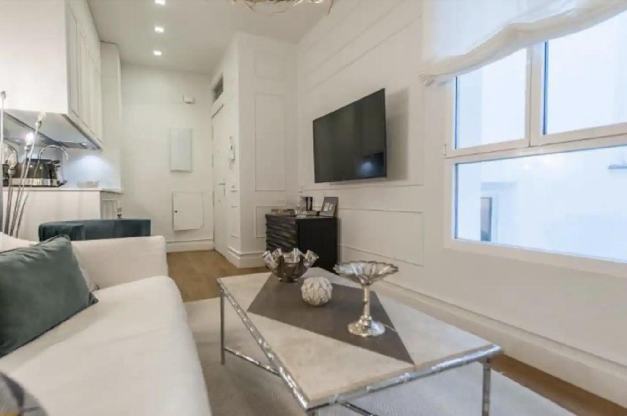 Apartamento De Lujo En Neptuno Lägenhet Madrid Exteriör bild