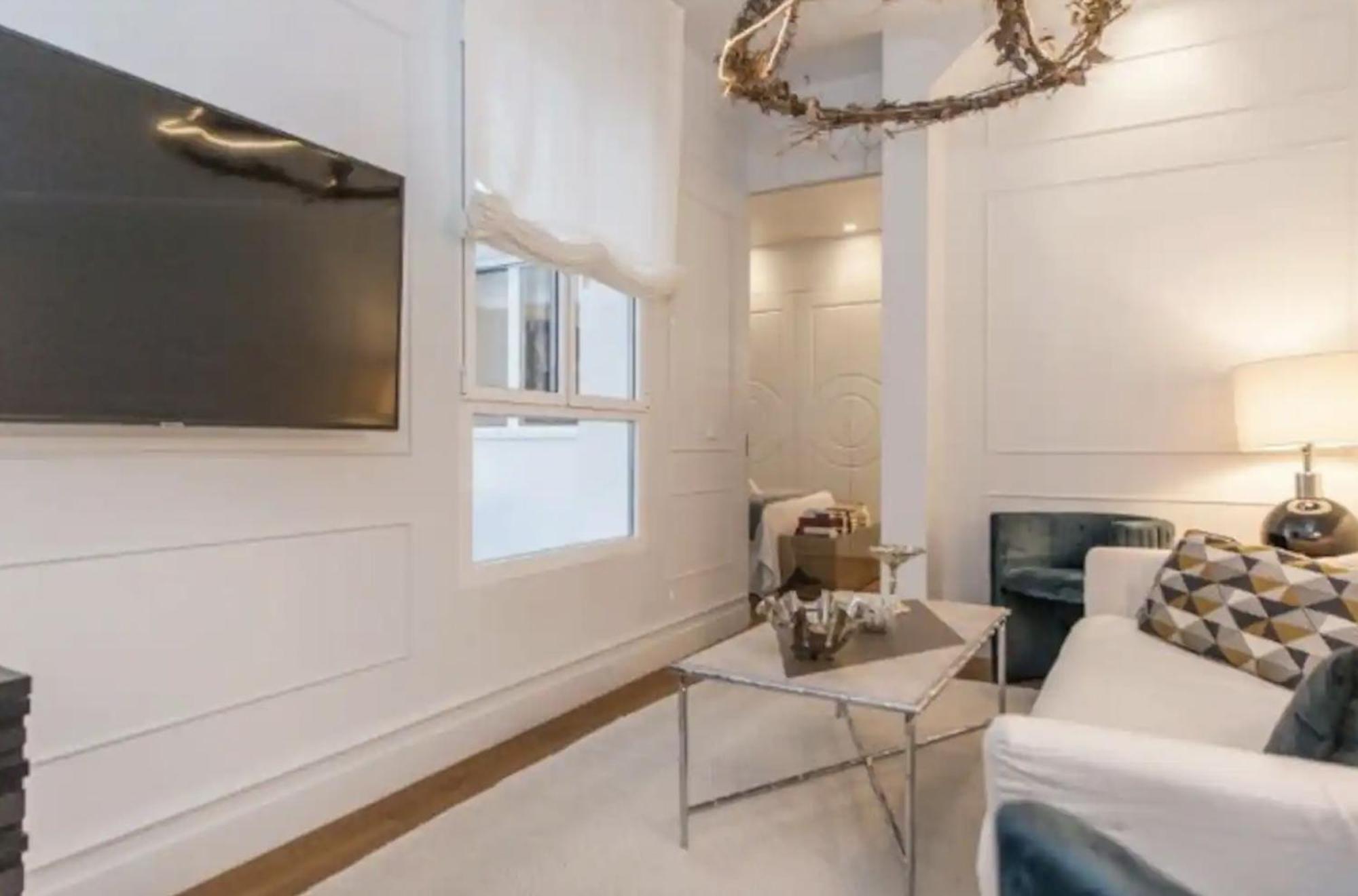 Apartamento De Lujo En Neptuno Lägenhet Madrid Exteriör bild
